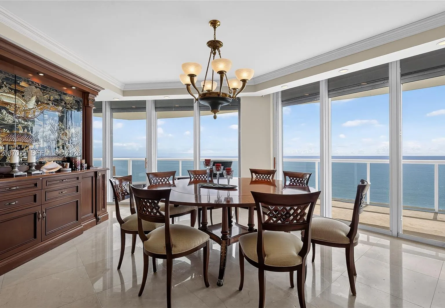 Millennium Condo — Photo 4