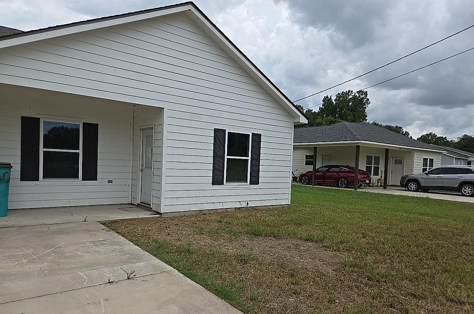 1st image of 180 Scarlet St