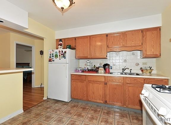 2nd image of 8836 N Western Ave APT 1D