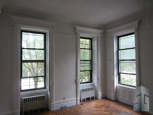 Rented by Skyline Group Real Estate | media 23