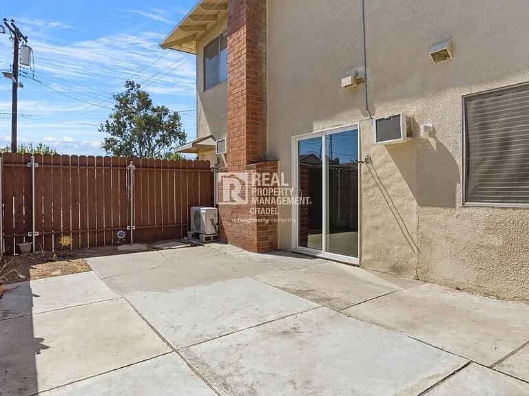 3009 Canyon Crest Dr #B — Photo 22