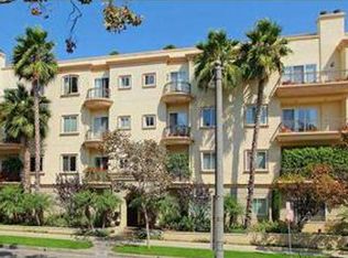 132 S Maple Dr #PENTHOUSE 3, Beverly Hills, CA 90212
