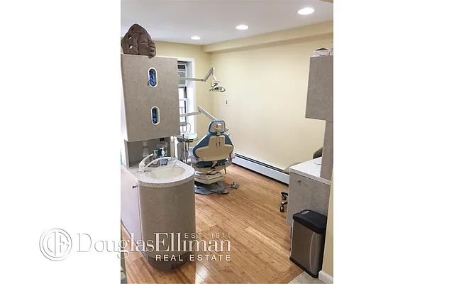 Rented by Douglas Elliman | media 14