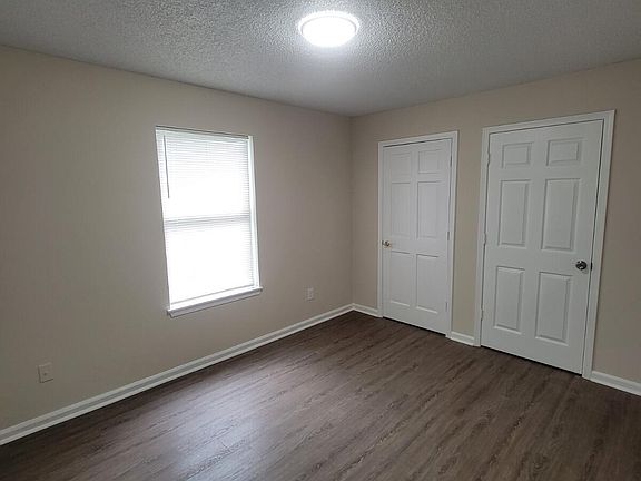 5th image of 3434 Deer St