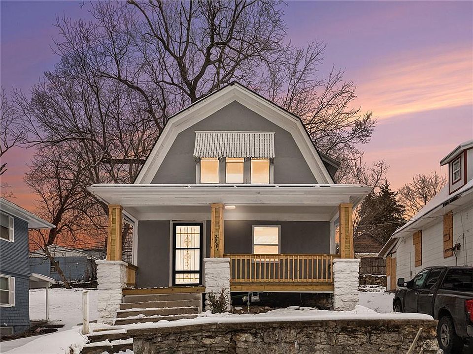 1st image of 2227 Poplar Ave