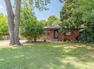 2328 W Berry St, Fayetteville, AR 72701