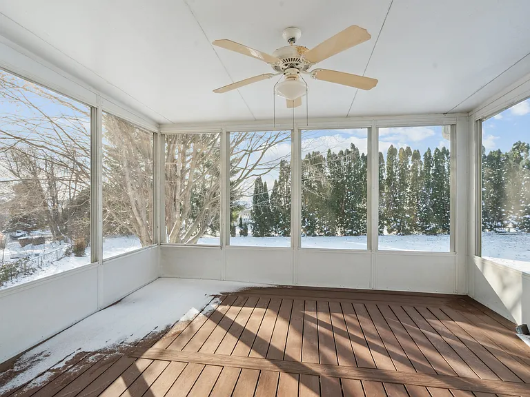 1245 Michelle Ct — Photo 15