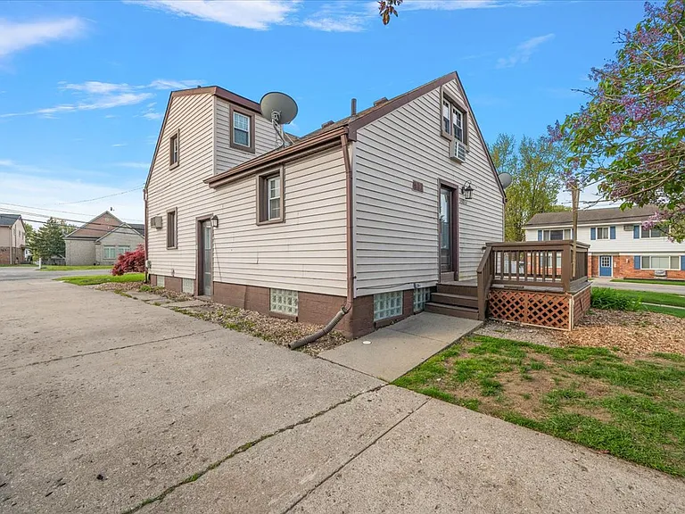 35711 Alfred St — Photo 12