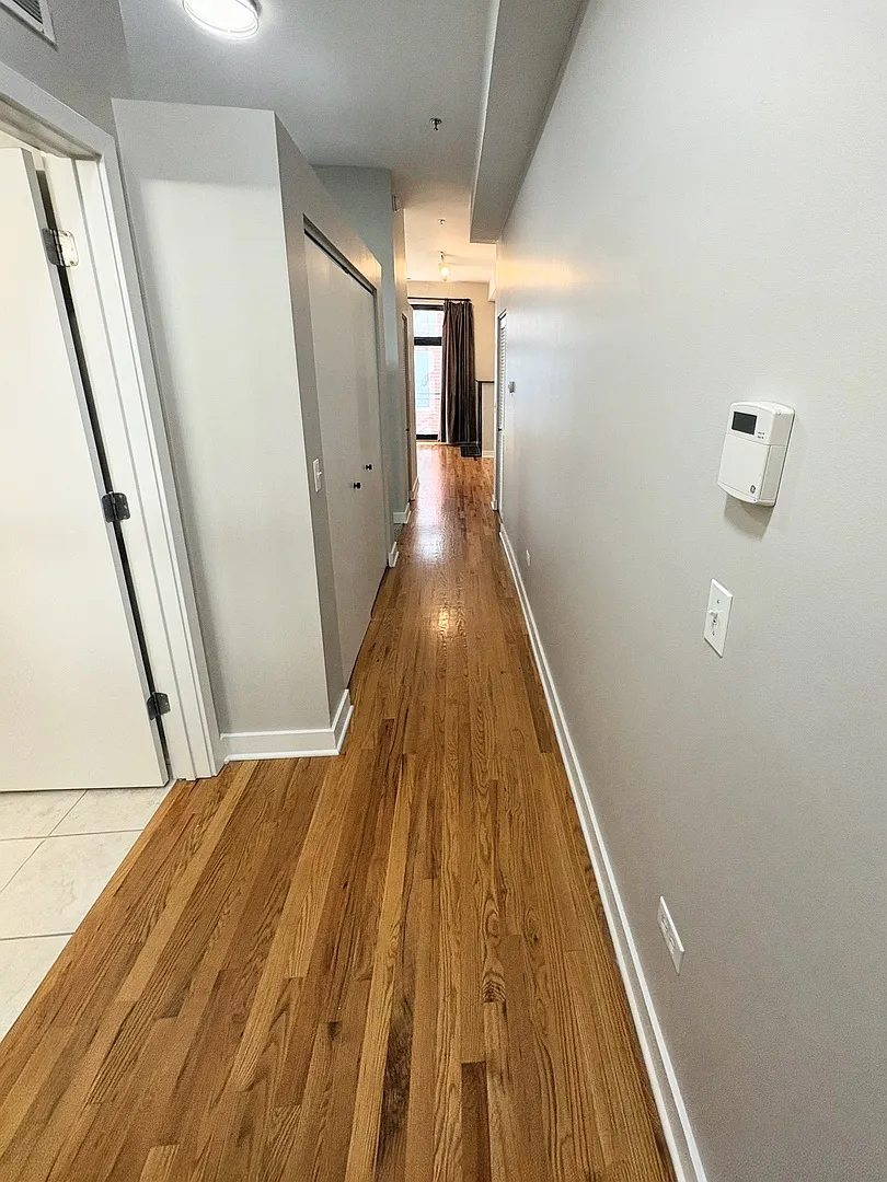 1 bed, 700 sqft, $2,249 — Photo 2