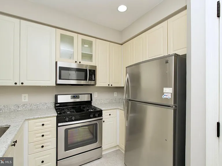 2324 Henshaw Pl #3 — Photo 10