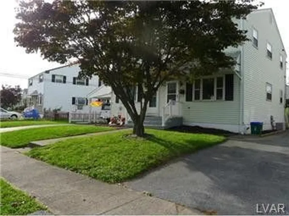 1340 Crestwood Rd, Bethlehem, PA 18018