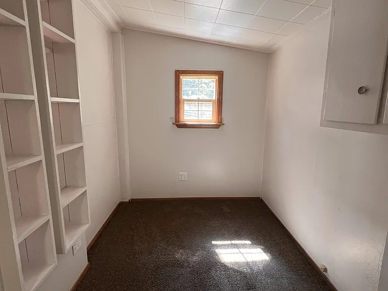 12524 Valley View Rd — Photo 8