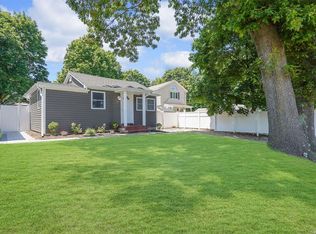 79 Kenneth Ave, Huntington, NY 11743