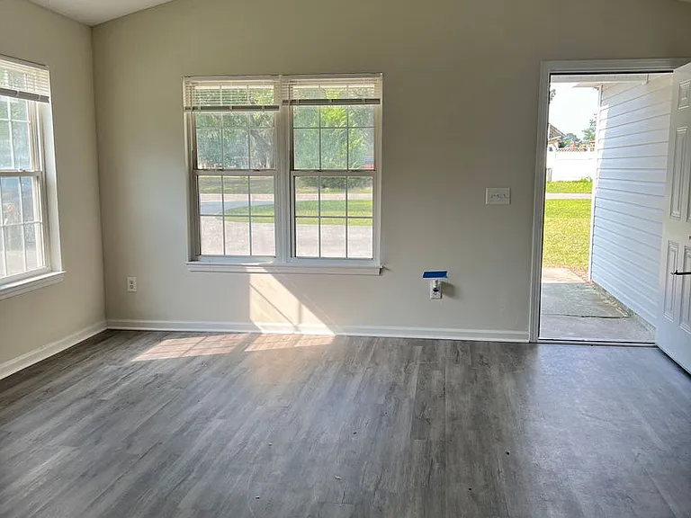 5804 Solera Rd — Photo 5
