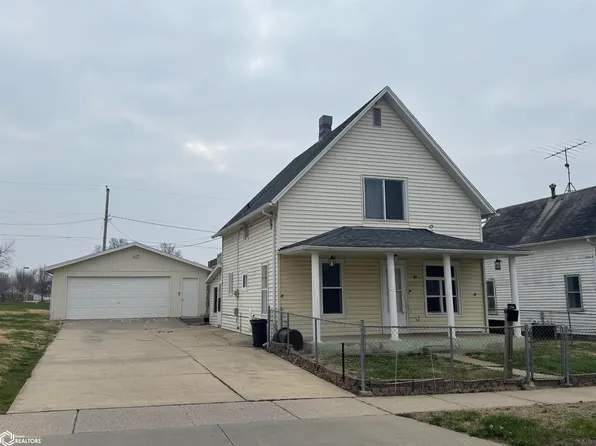 110 S 12th St, Marshalltown, IA 50158