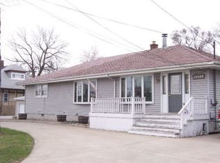 18609 Burnham Ave, Lansing, IL 60438