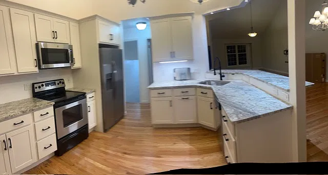 3 bed, 2020 sqft, $3,000 — Photo 2