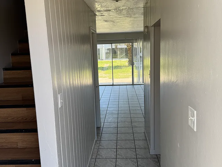 Cocoa Hilltop Apartments — Photo 19