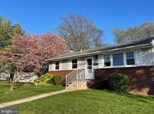 741 Devenney Dr, Bellmawr, NJ 08031