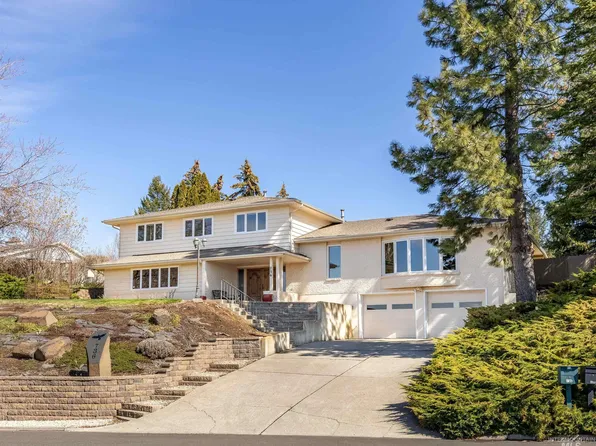 736 Indian Hills Dr, Moscow, ID 83843
