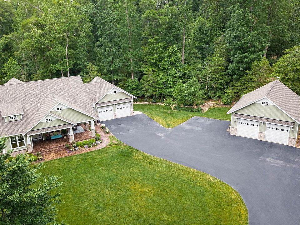 1st image of 38725 Chaney Ln