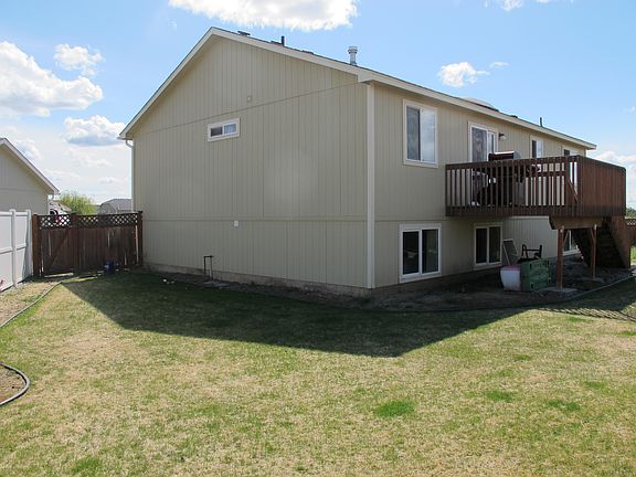 3rd image of 1410 W Summerhill Ct