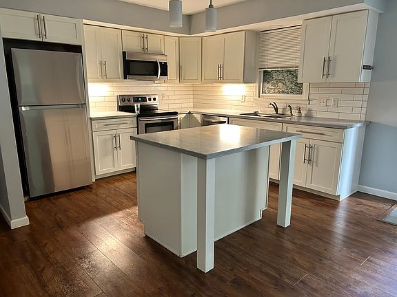 5th image of 410 W Broadway #410