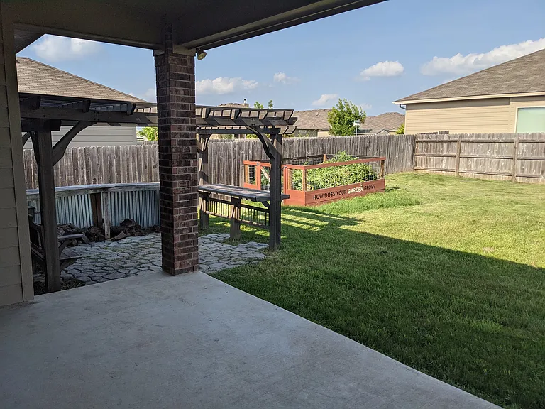 5715 Markham Dr — Photo 12