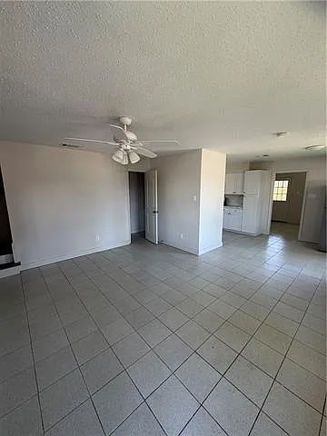 203 E Moreau St — Photo 3