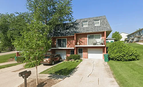 132-138 Maple Ct Photo 1