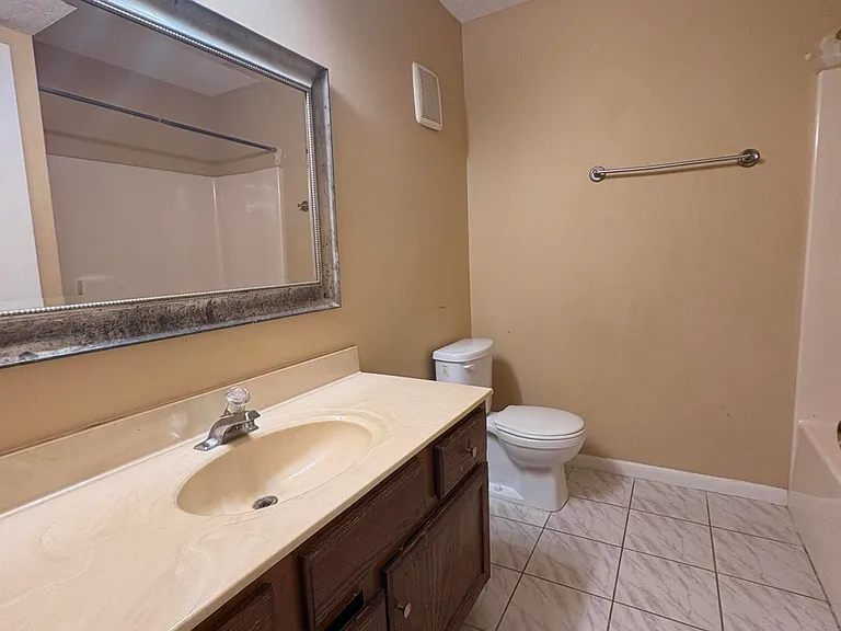 2101 Forest Knoll Dr NE #208 — Photo 5
