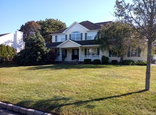 7 Southaven Dr, Brookhaven, NY 11719