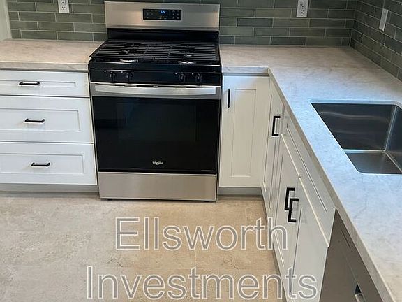 2nd image of 3535 Park Blvd