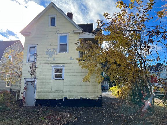 5th image of 221 E Colvin St