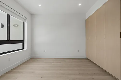 Floor plan S - Three-Bedroom Three-Bathroom
