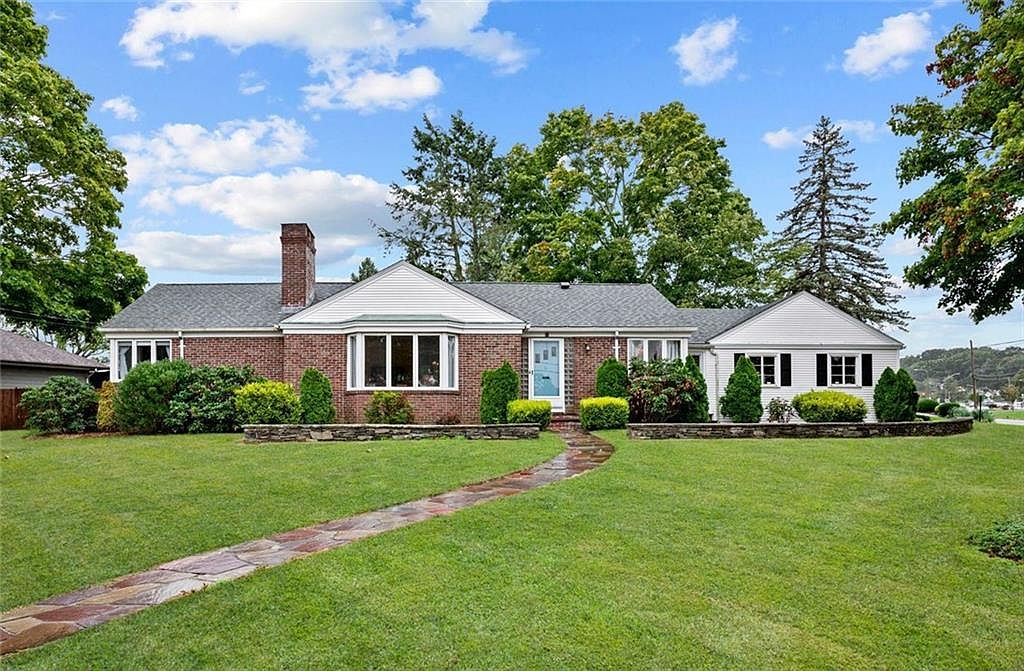11 Lawnacre Dr, Cranston, RI 02920 MLS 1348430 Zillow