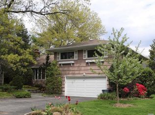 15 Campbell Pkwy, Albertson, NY 11507