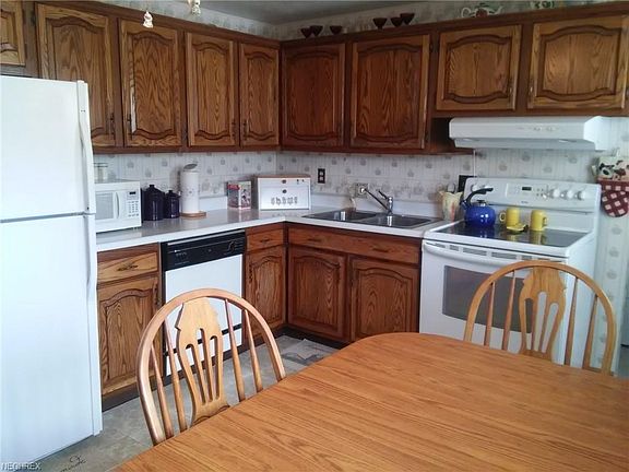 2nd image of 718 Baldwin Ave