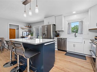 1404 Gann Ln, Greenwood, MO 64034