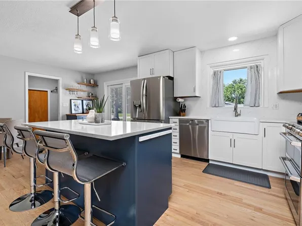 1404 Gann Ln, Greenwood, MO 64034