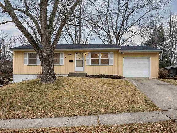 2nd image of 3016 Sweet Briar Ave