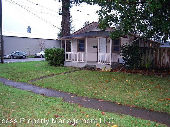 2nd image of 614 N College St