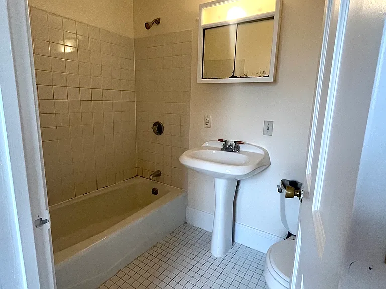 137 High St #3 — Photo 8