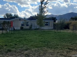 416 Jefferson Dr, Round Mountain, NV 89045
