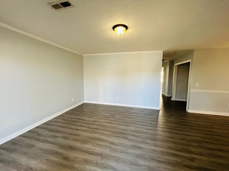 4433 Torrance Dr NW — Photo 4