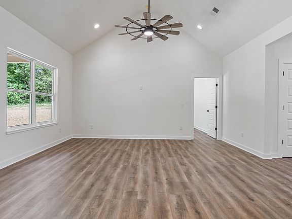 3rd image of 7662 Cloverdell Dr