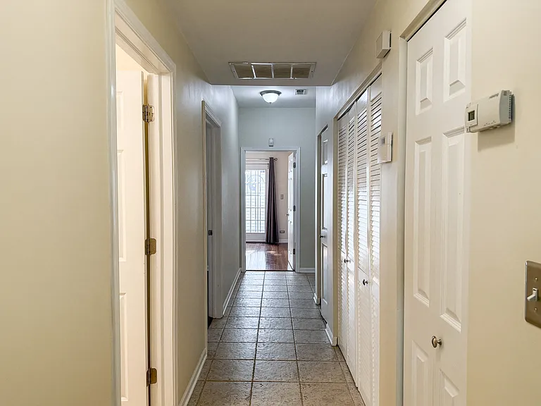 1221 N Honore St #1 — Photo 6