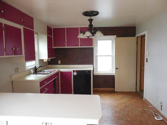 4th image of 432 N Center Ave