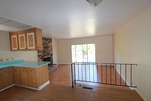 3rd image of 7698 Hansom Dr
