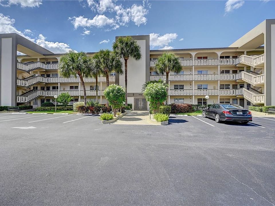 1st image of 4702 Martinique Drive #C3